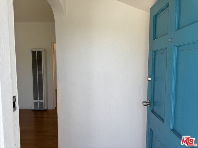 Building Photo - 409 N Monterey St