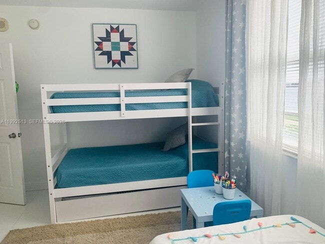 Building Photo - 17150 N Bay Rd