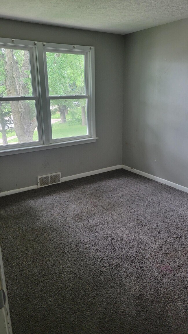 Building Photo - 4129 Valley St