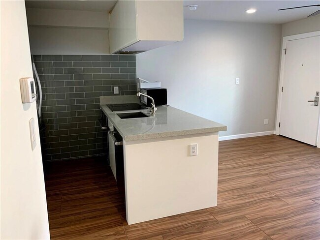 Building Photo - 3110 Red River St