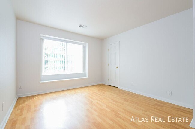 Building Photo - 862 S Uravan Ct