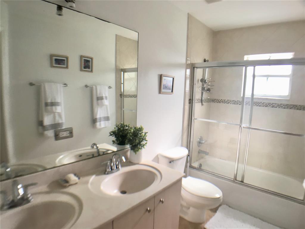 Building Photo - 1138 Croton Ct