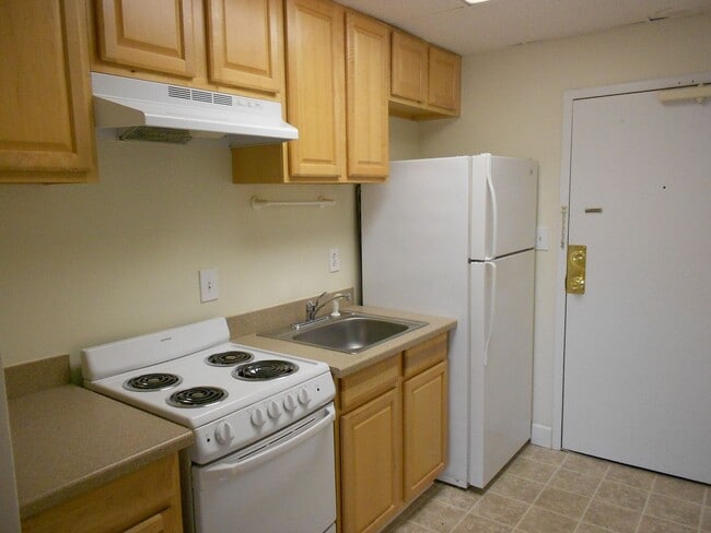 Building Photo - 1 Bedroom Apartment in Downtown Athens - S...