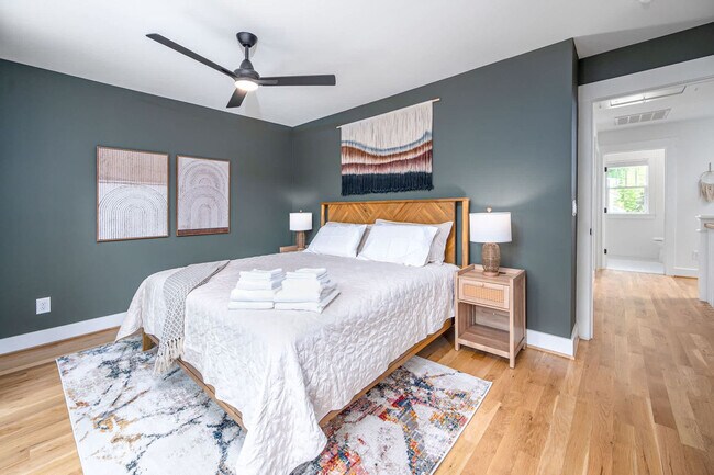 Building Photo - 2019 James St