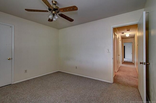 Building Photo - 48th Pl Duplex