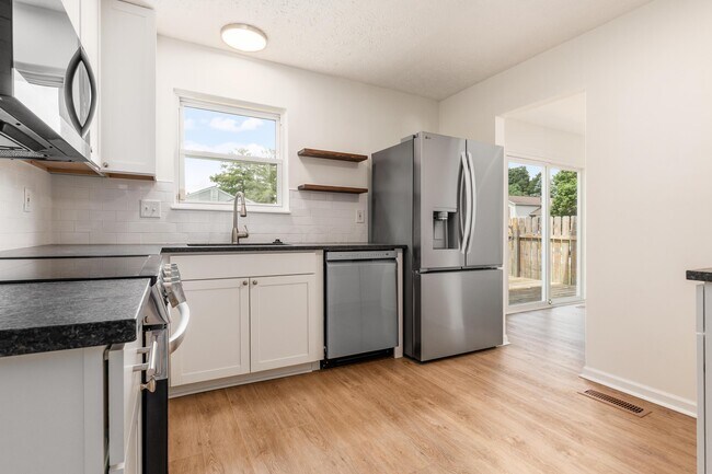 Building Photo - 8407 Covered Wagon Ct