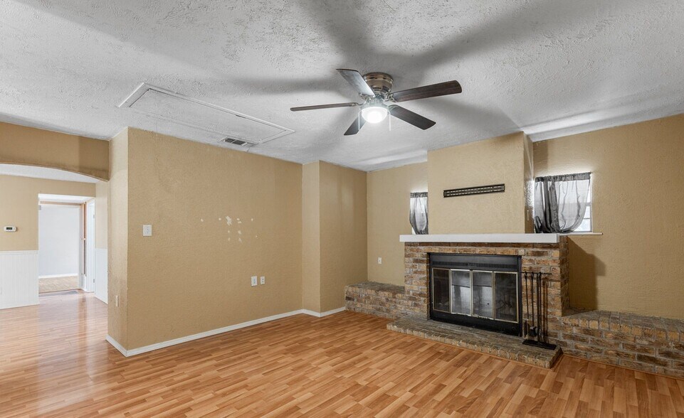 Building Photo - 216 Dirks Dr