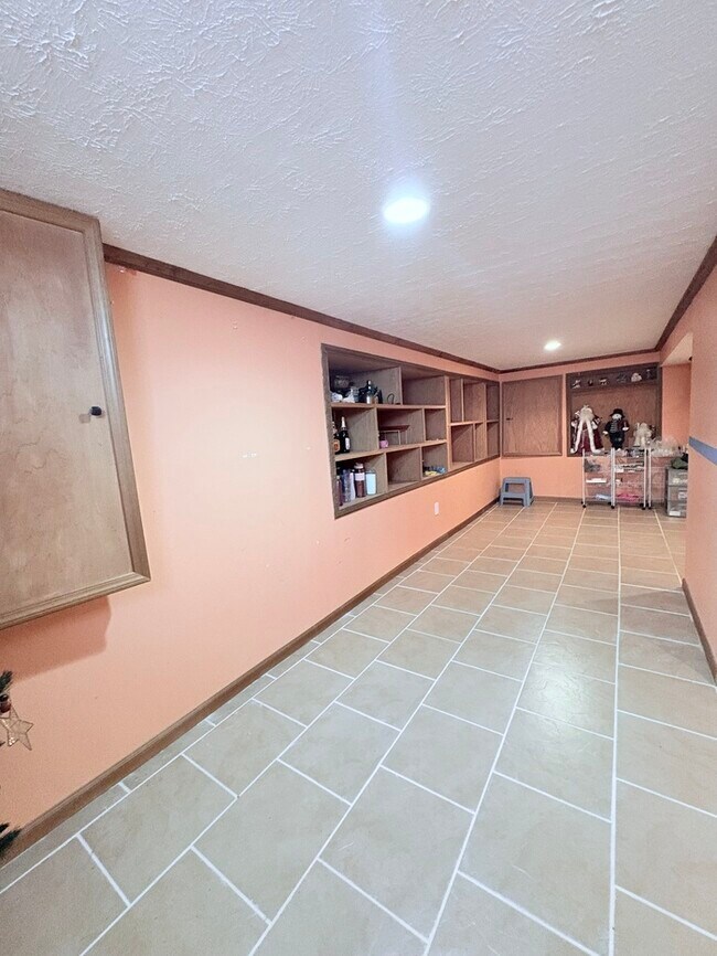 Building Photo - Furnished 4BR 2 BA Home w/ Covered Patio in Groveport!