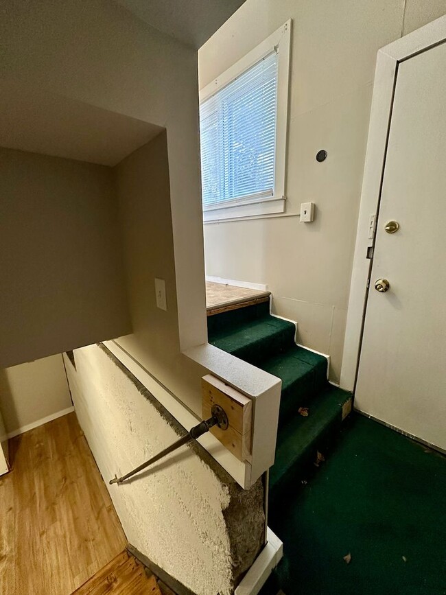 Building Photo - Ideally Located and Updated 3 Bed 1 Bath Spokane Home w/ Large Detached Garage/Shop Near Garland ...