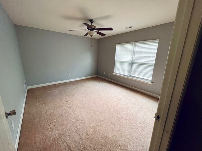 Building Photo - 128 Meadowland Dr