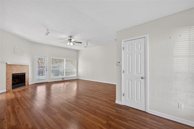 Building Photo - 1302 Silver Maple Dr