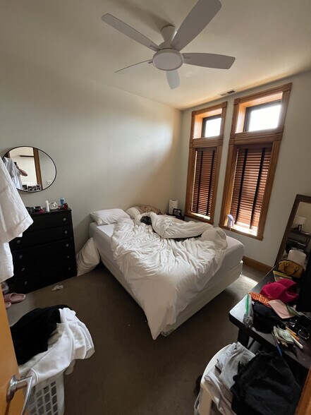 Building Photo - 1162 W Grand Ave