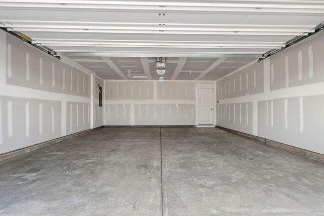 Building Photo - 414 Emily Dr