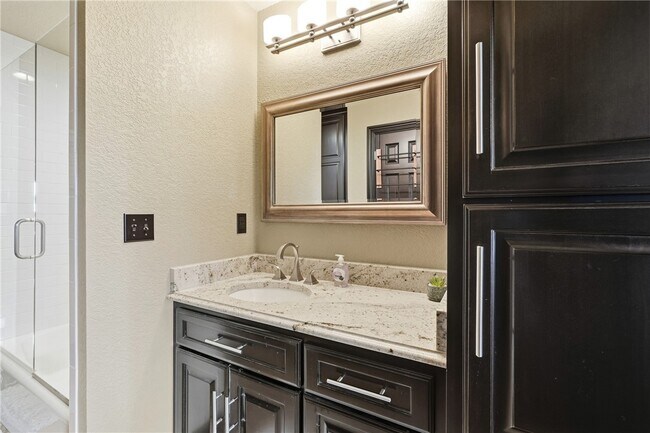 Building Photo - 14805 Dutchmans Dr