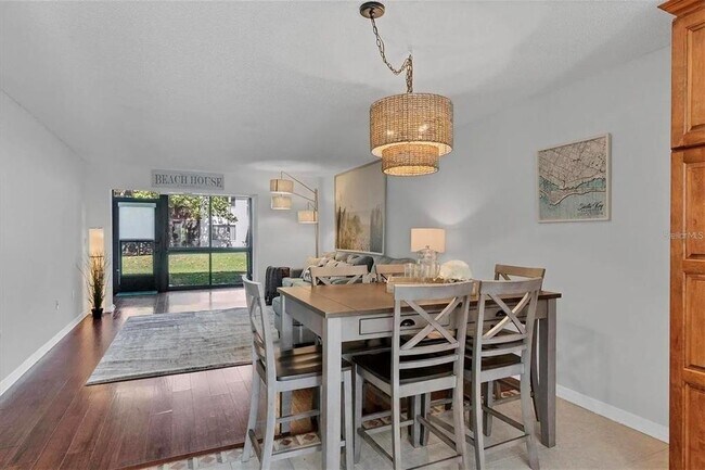 Building Photo - 1640 Stickney Point Rd