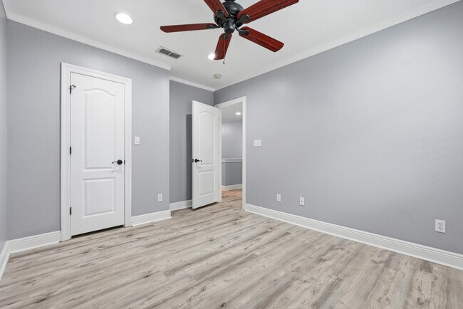 Building Photo - 47 Dominica Ct