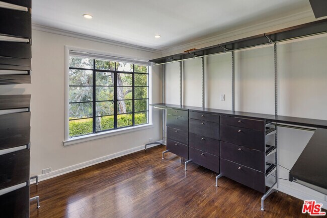 Building Photo - 10350 W Sunset Blvd
