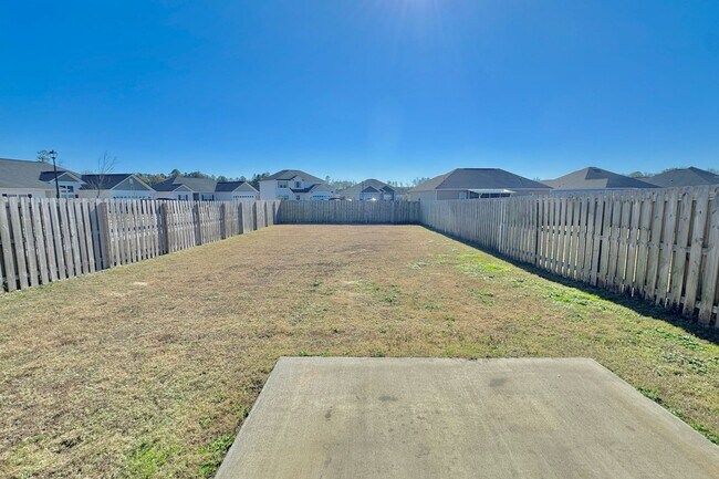 Building Photo - COMING EARLY FEBRUARY 2026! (One Pet Maximum)