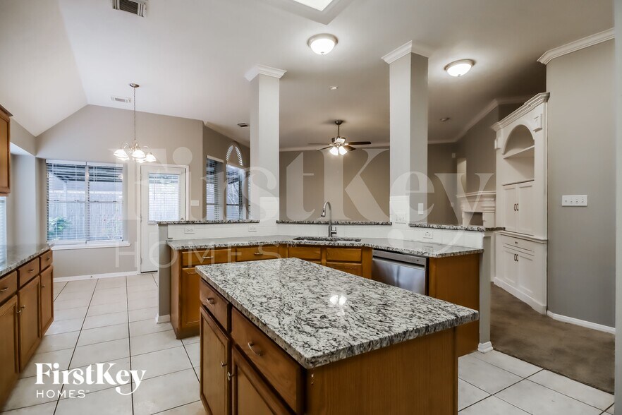 Building Photo - 18015 Still Springs Ct