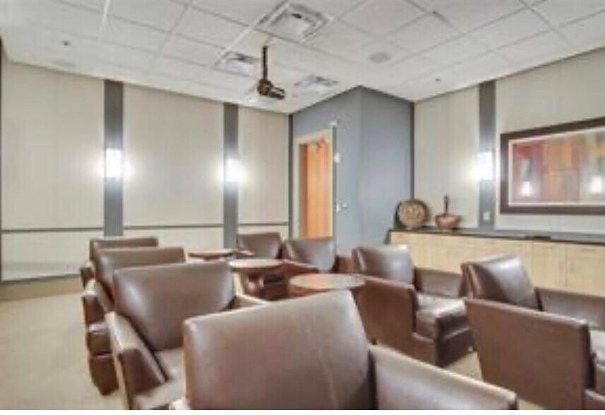 Building Photo - 3040 Peachtree Rd