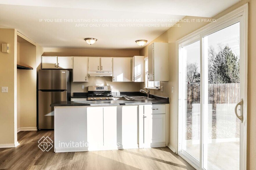 Building Photo - 2690 Ridge Dr