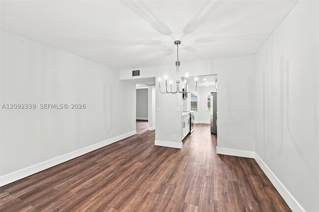Building Photo - 1400 SW 124th Terrace
