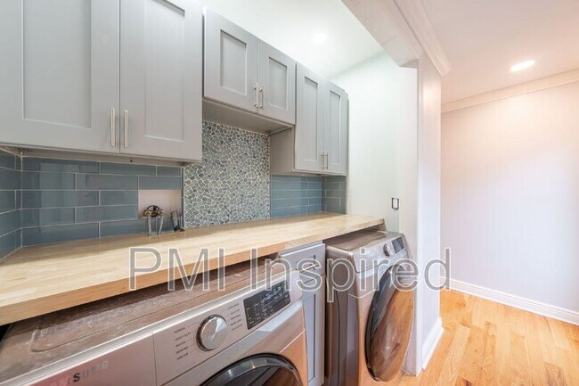 Building Photo - 446 Monmouth Ave