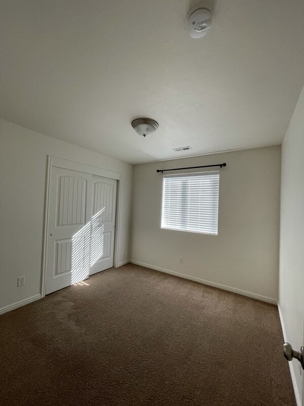 Building Photo - 1118 Stonehaven Dr