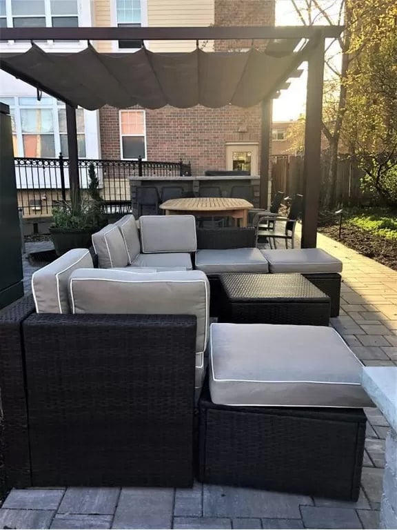 Building Photo - 308 E 18th St