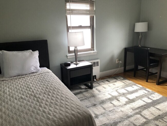 Building Photo - 9 Reservoir Rd