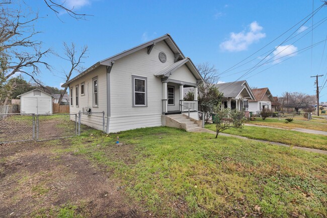 Building Photo - Charming Historic Home in Denver Heights +...