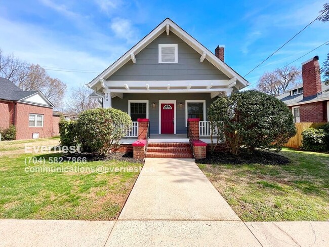 Primary Photo - 203 S Elm St