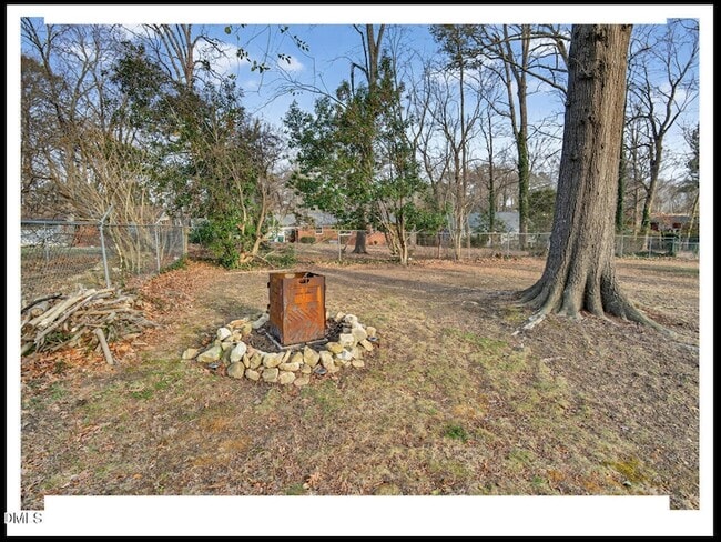 Building Photo - 5008 Autumn Dr