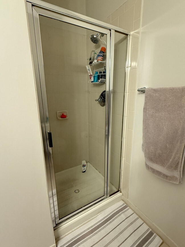 Building Photo - 300 W Elm St