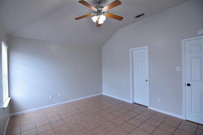 Building Photo - 4402 Water Oak Dr