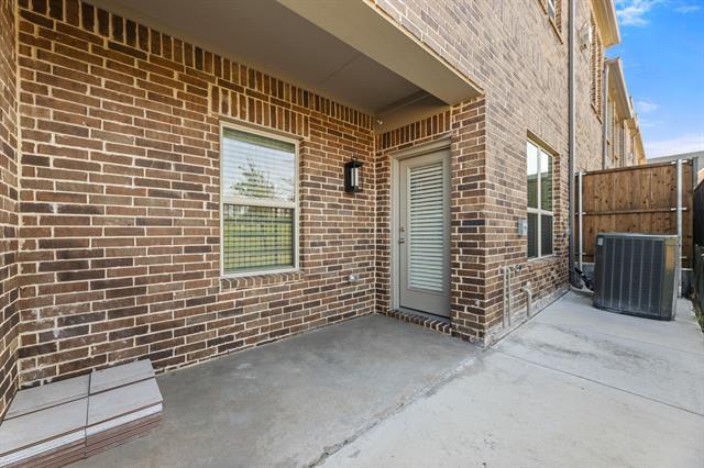 Building Photo - 2205 Southwick Dr