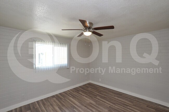 Building Photo - 6044 N 21st Ave