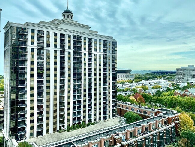 Building Photo - 1322 S Prairie Ave