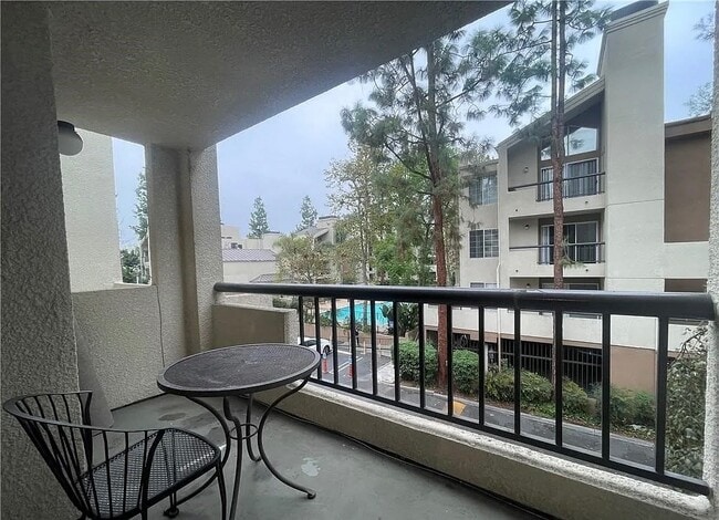 Building Photo - 21500 Burbank Blvd