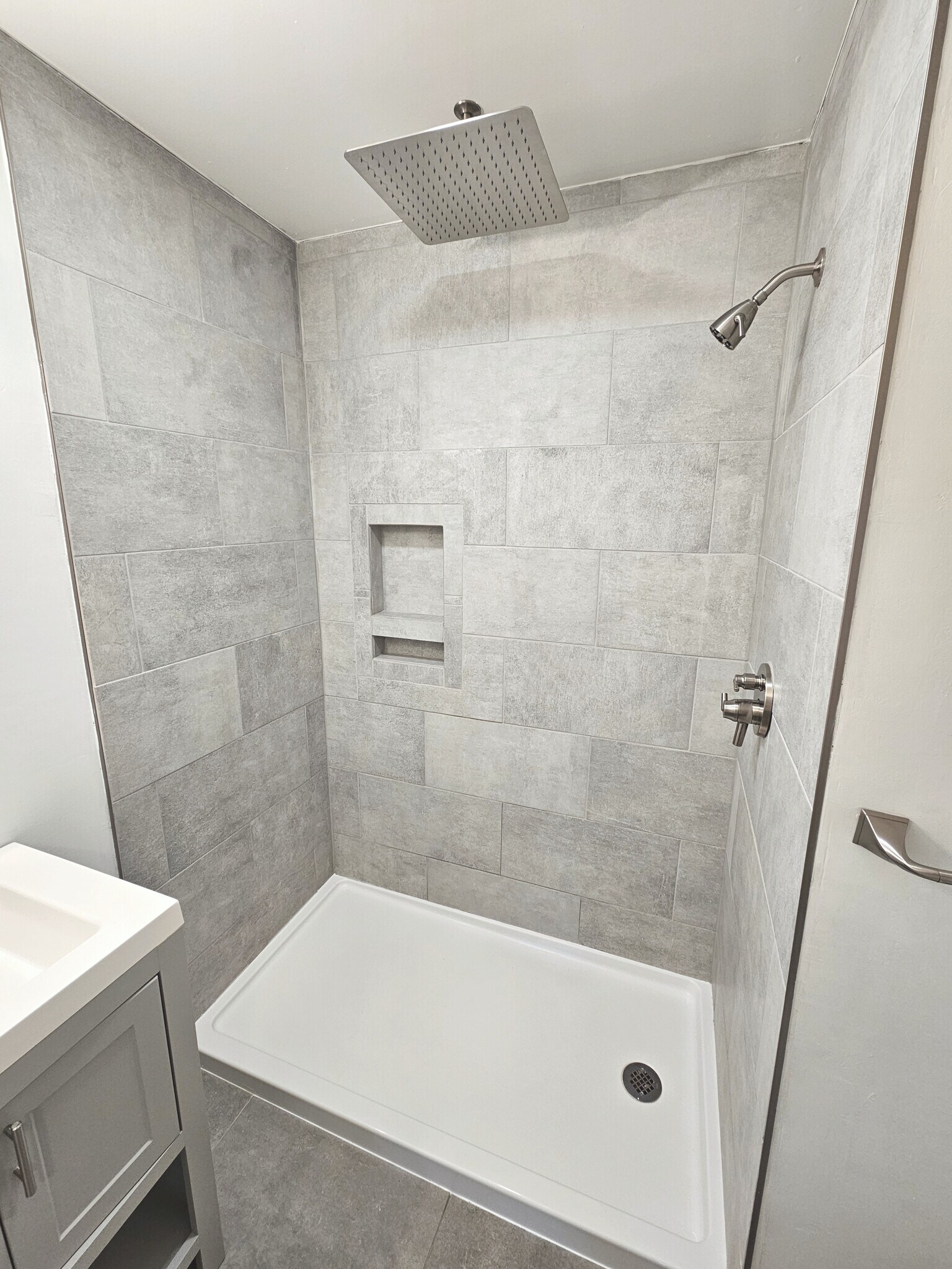 Building Photo - 70 Tufts St