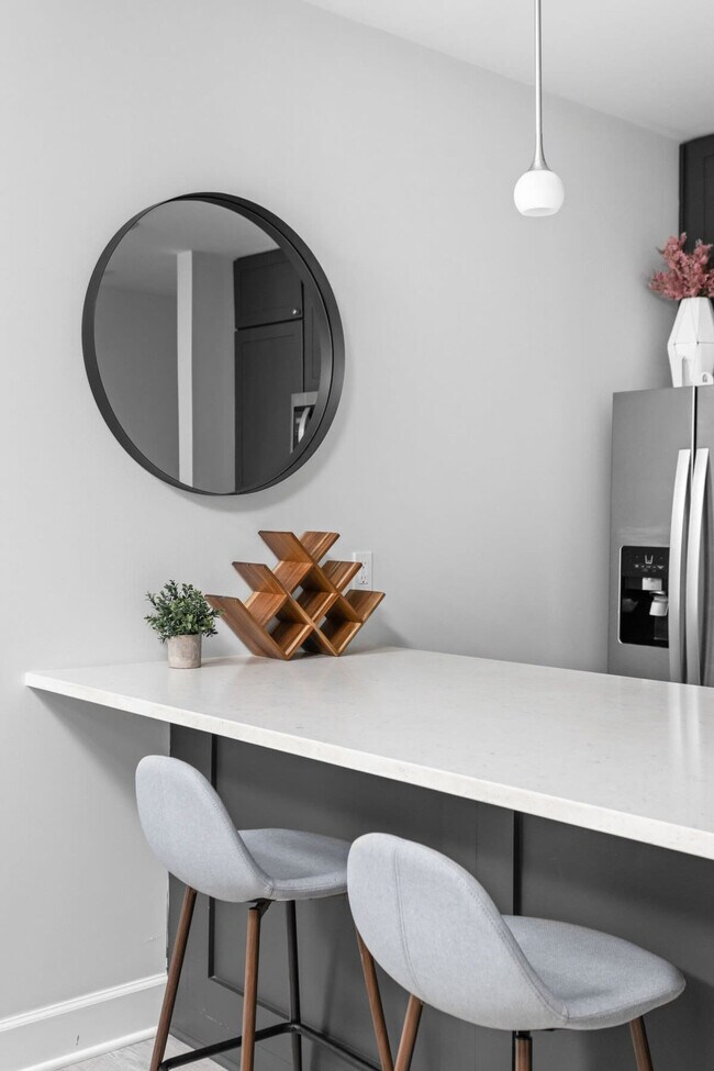 Building Photo - 5858 N College Ave