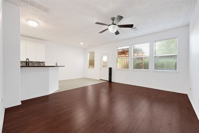 Building Photo - 16106 Greenport Ln