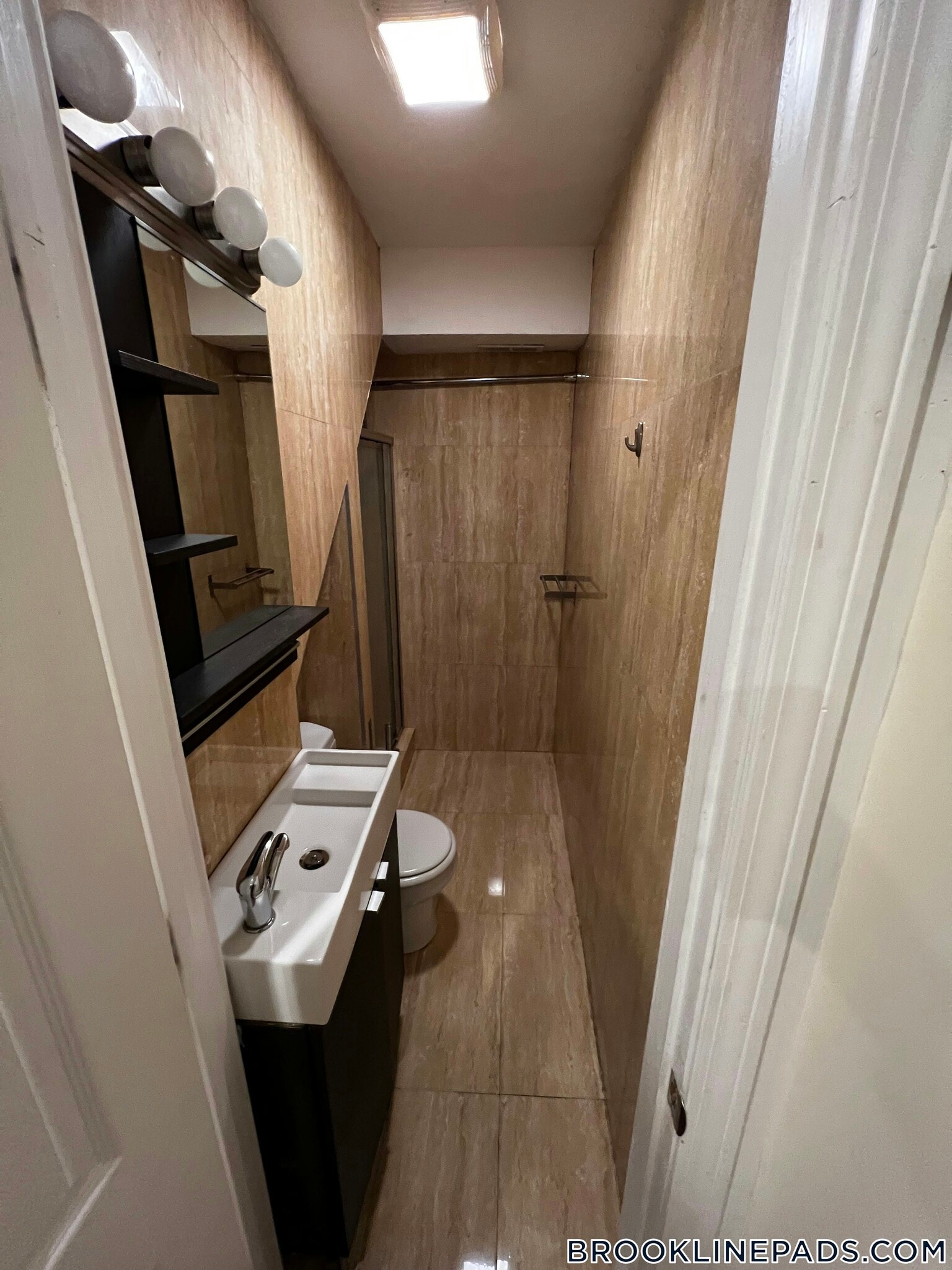 Building Photo - 1203 Beacon St