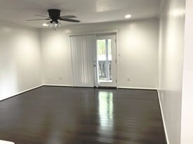 Building Photo - 1001 Woodland Vlg