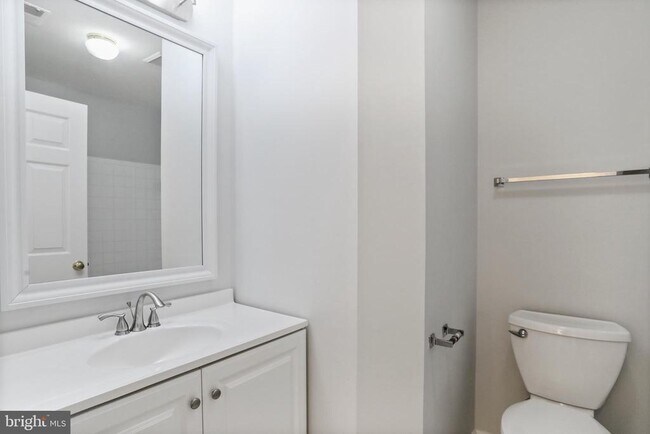Building Photo - 6140 Newport Terrace