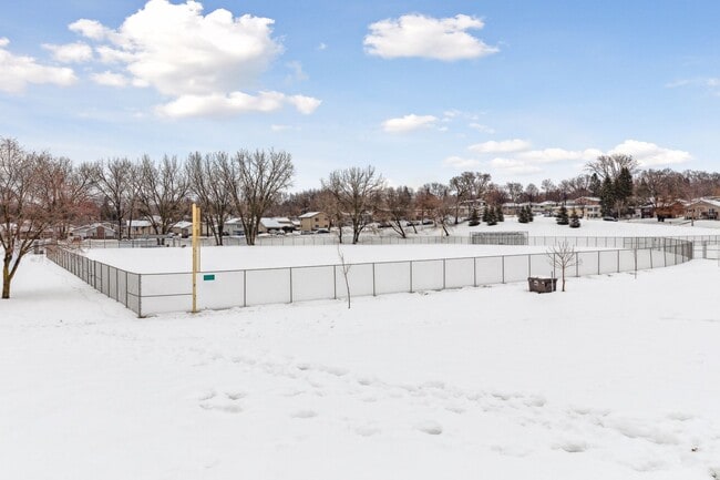 Building Photo - 439 Arlington Ave E