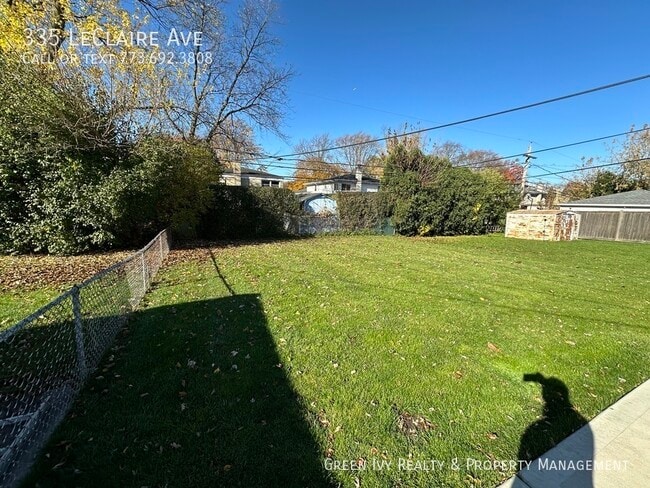 Building Photo - 335 Leclaire Ave