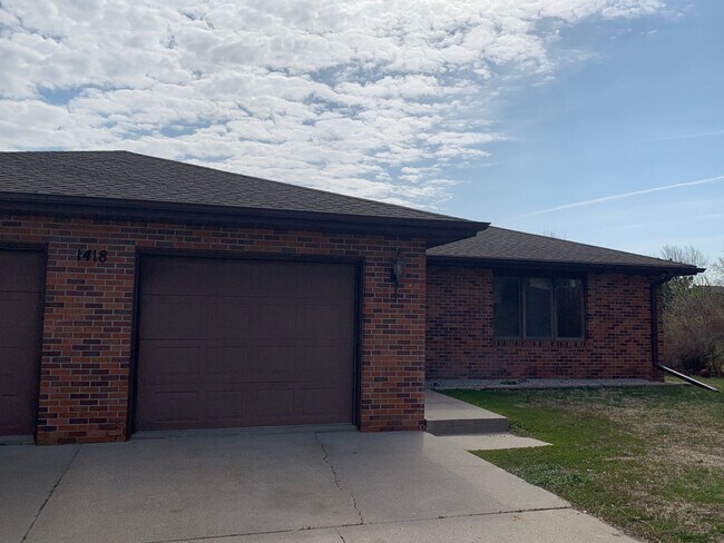 Building Photo - ponca-t