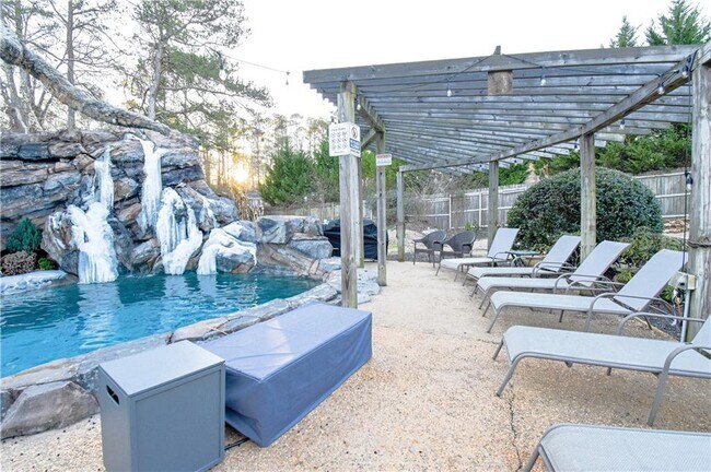 Building Photo - 1679 Rangewood Dr SW