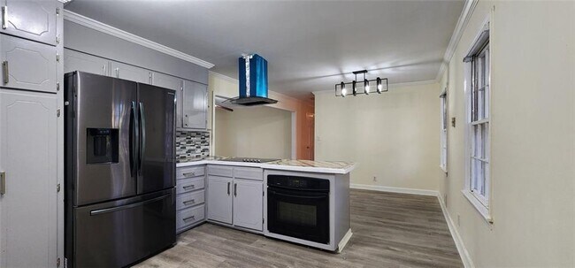 Building Photo - 2349 Valley Way